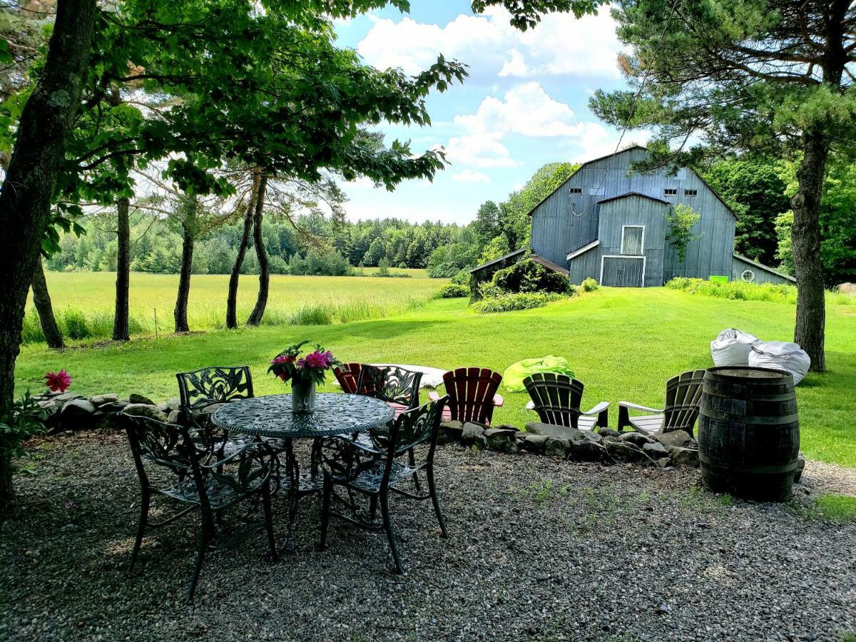 Auberge Du Vignoble Bromont Exterior foto