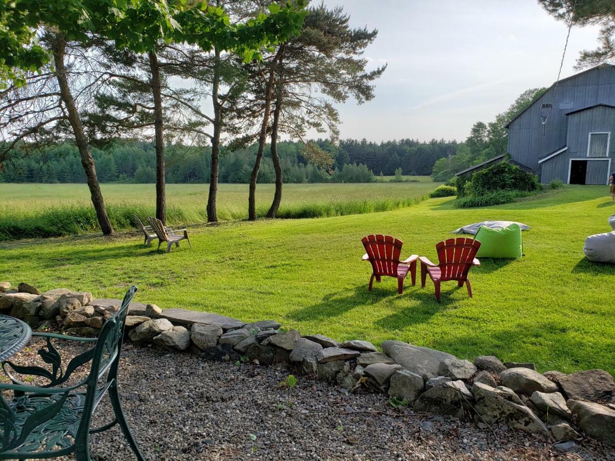 Auberge Du Vignoble Bromont Exterior foto
